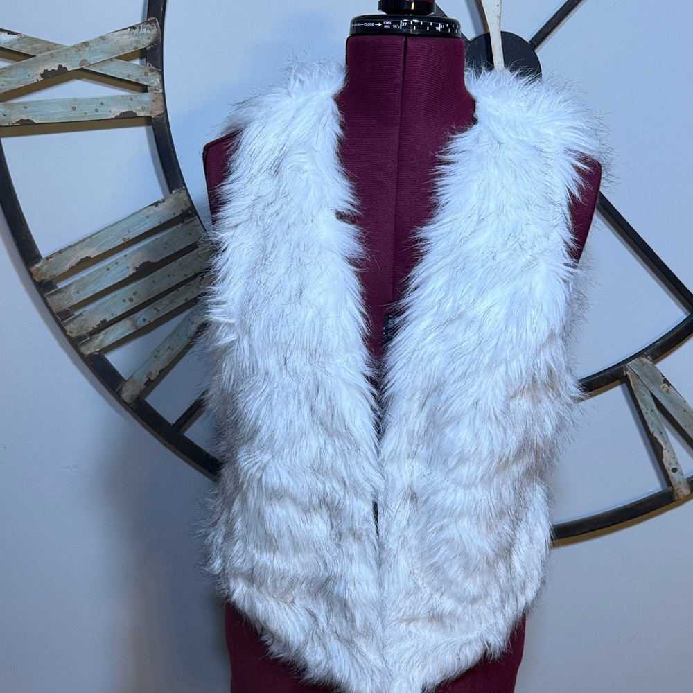 Me Jane White Faux Fur Vest